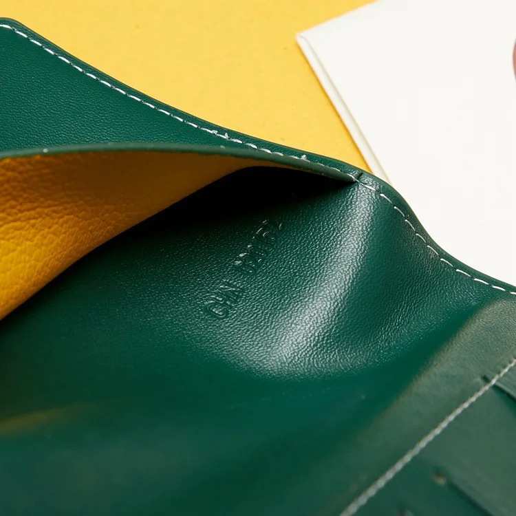 

New Korean fashion leather passport passport holder