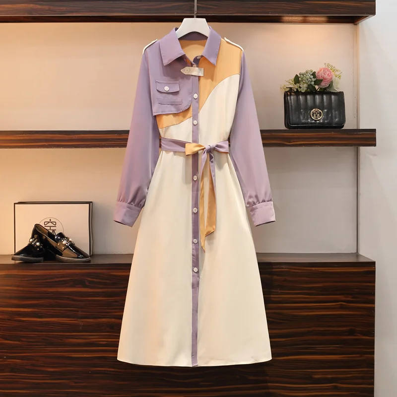 

Женское платье-рубашка средней длины на пуговицах, с длинным рукавом