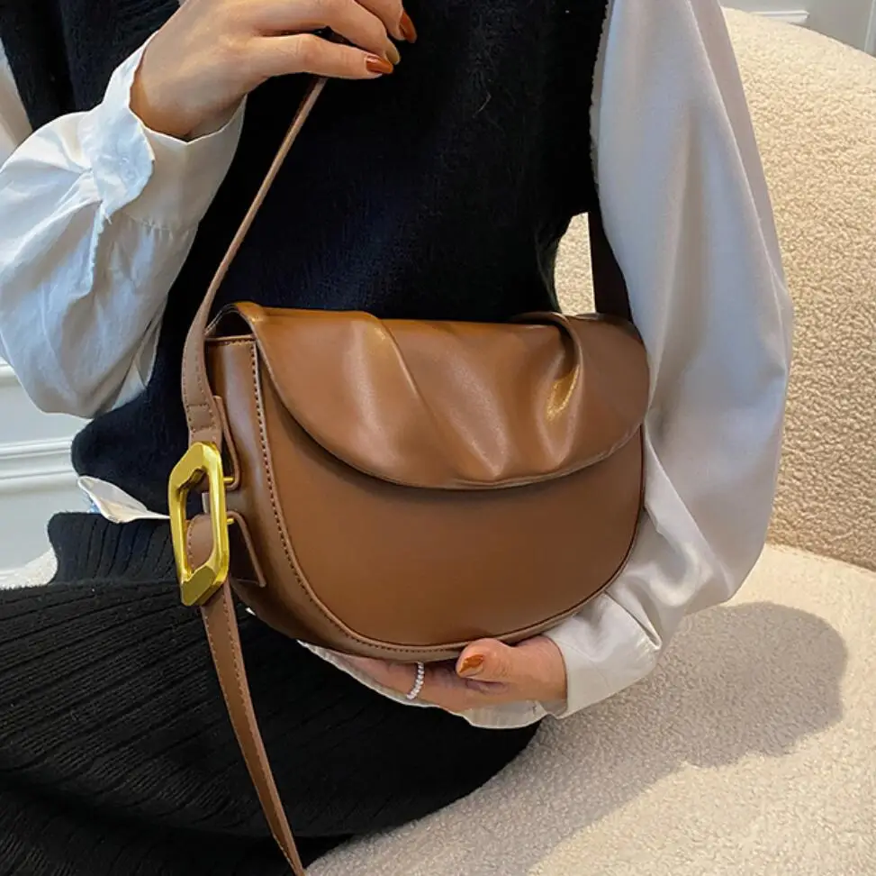 

Винтажная плиссированная Сумка-седло, новинка зимы 2021, Высококачественная дизайнерская женская сумка из искусственной кожи, однотонная су...