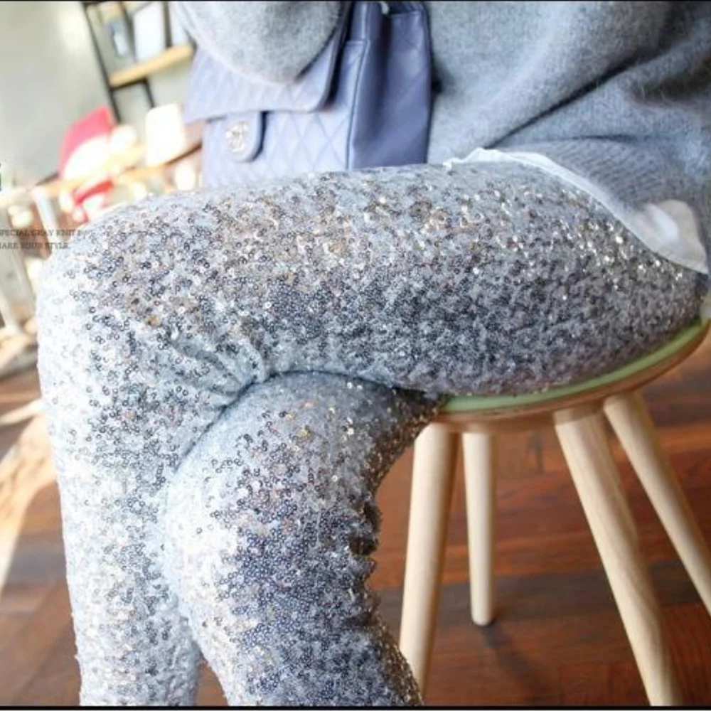 Женские брюки-карандаш с блестками для ночного клуба однотонные Серебристые