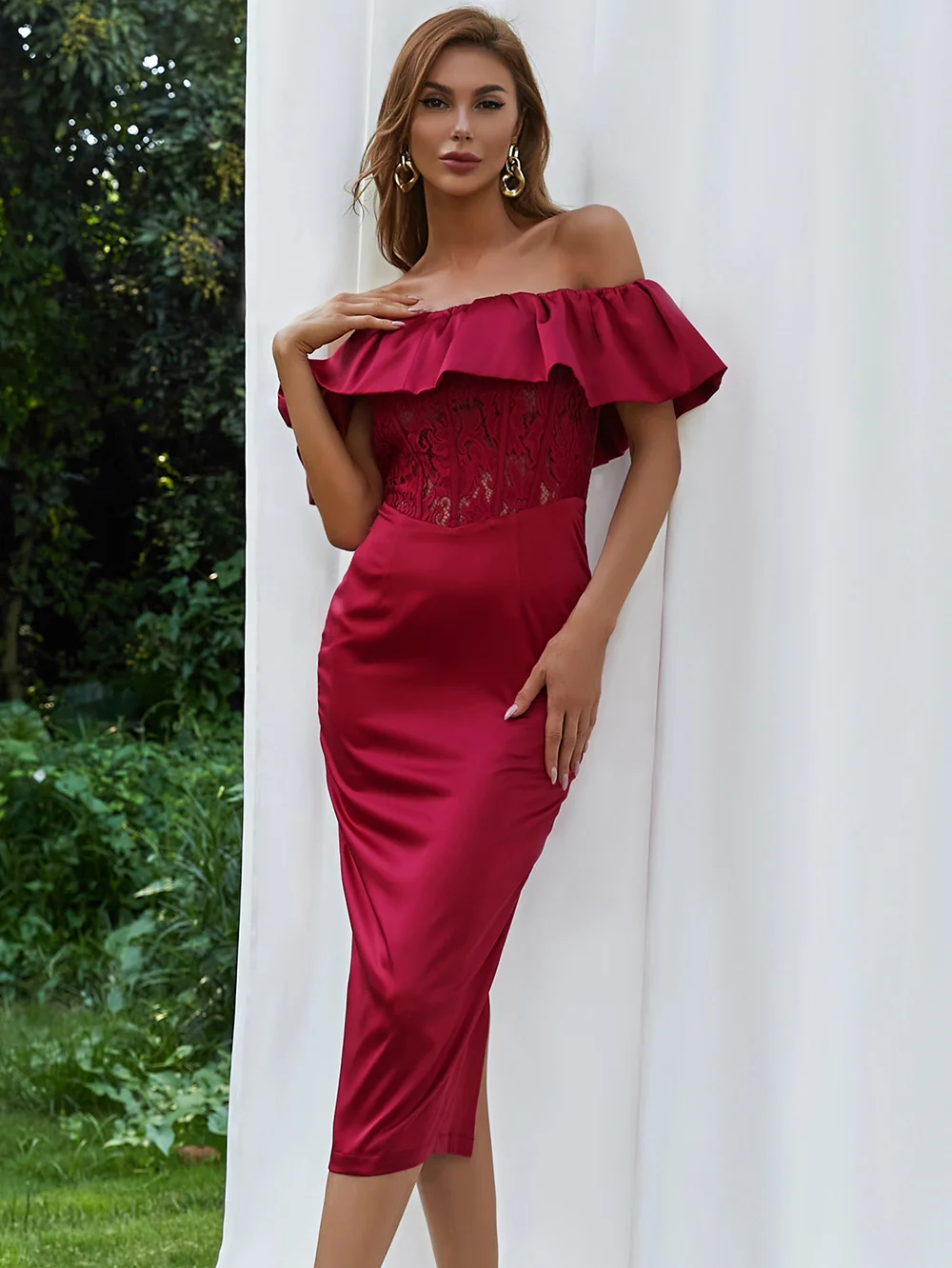 

2021 New Summer Women Fashion Bandage Midi Dress Sexy Off Shoulder Hollow Out Lace Celebrity Bodycon Club Evening Party Dresses