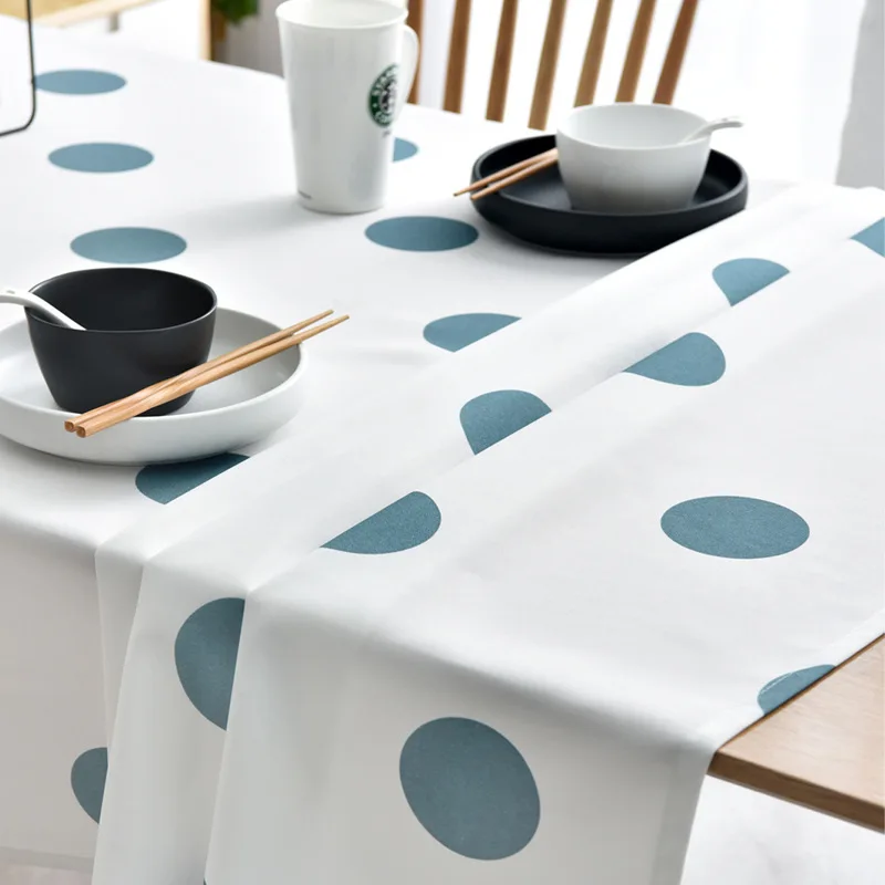 Моющаяся скатерть из хлопка и льна прямоугольная в горошек для телевизора