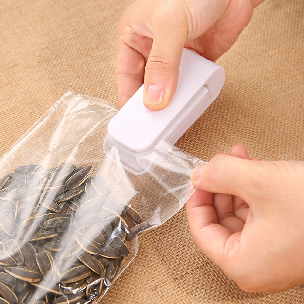 

Home Moisture Proof Fruits Vegetables Manual Easy Carry Hand Tool Snack Travel Restaurant Mini Sealer