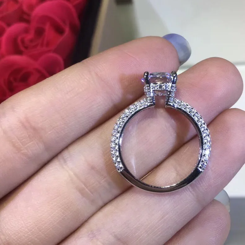 Сверкающее изящное круглое кольцо с бриллиантами роскошное CZ Кольцо цирконом