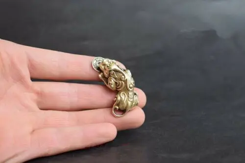 Китайская статуя Бога чудовища из чистой латуни Маленькая подвеска - купить по