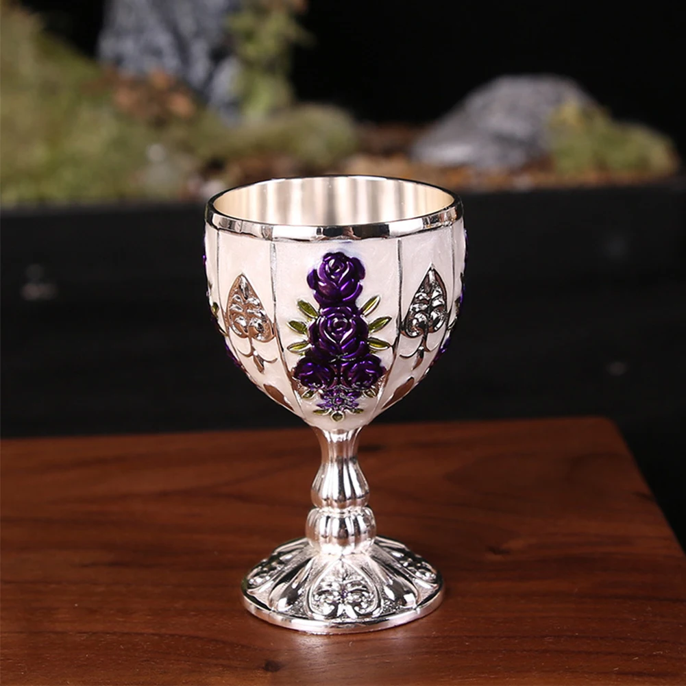 

Metal Gold Retro Wine Glasses Vintage European Style Creative Gift Goblet Cocktail Cup Champagne Glasses Bar Home Decor 30ML
