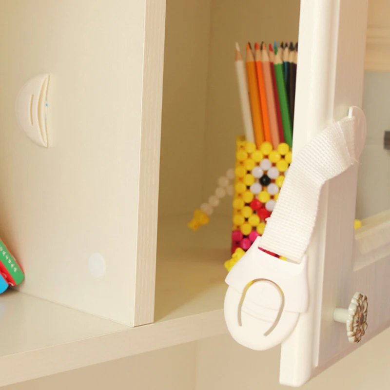 

2Pcs Baby Security Child Lock Baby Safety Protection Kids Safety Plastic Lock Cabinet Lock for Refrigerators Drawer Lock