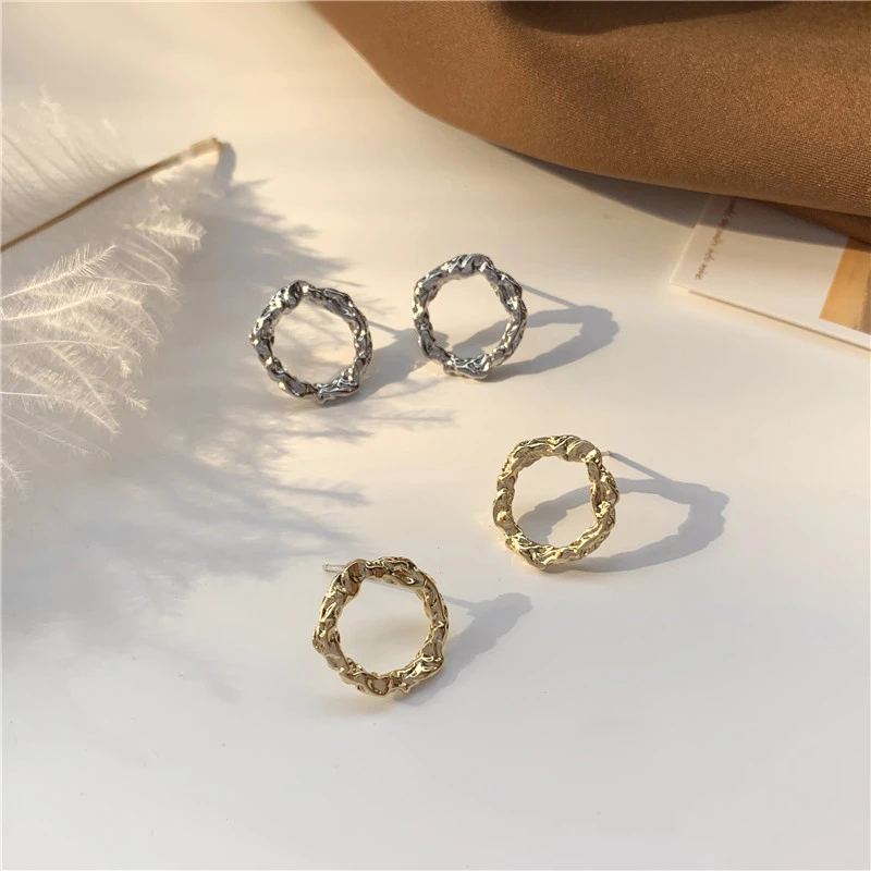 Модные темпераментные серьги гвоздики неправильной геометрической формы