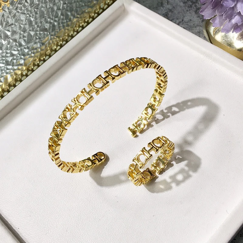 Новинка 2020 модный медный браслет с полыми буквами CH Открытый на запястье