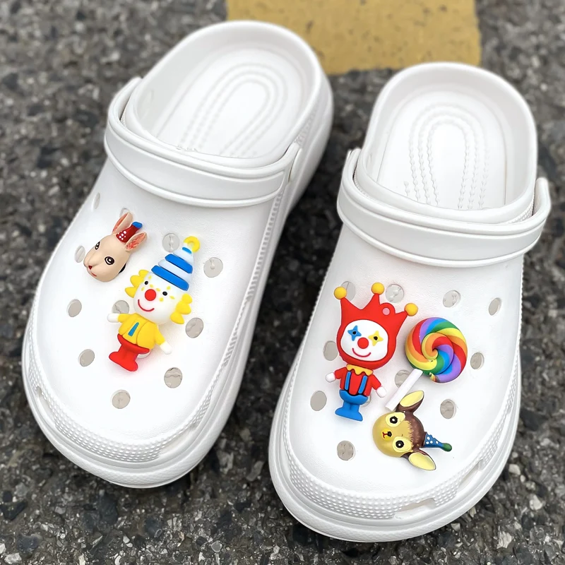 

Croc Charms Designer Cartoon Clown Astronaut DIY Shoes Decoration Croc JIBB Clogs Pvc Children Boys and Girls Gifts