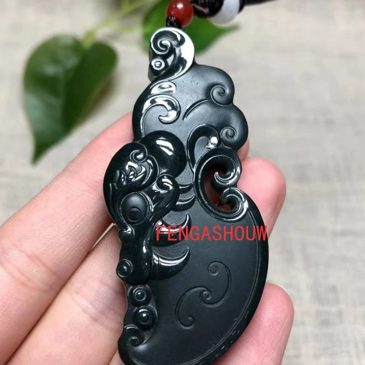 Двусторонняя подвеска в виде дракона из натурального нефрита голубого цвета с