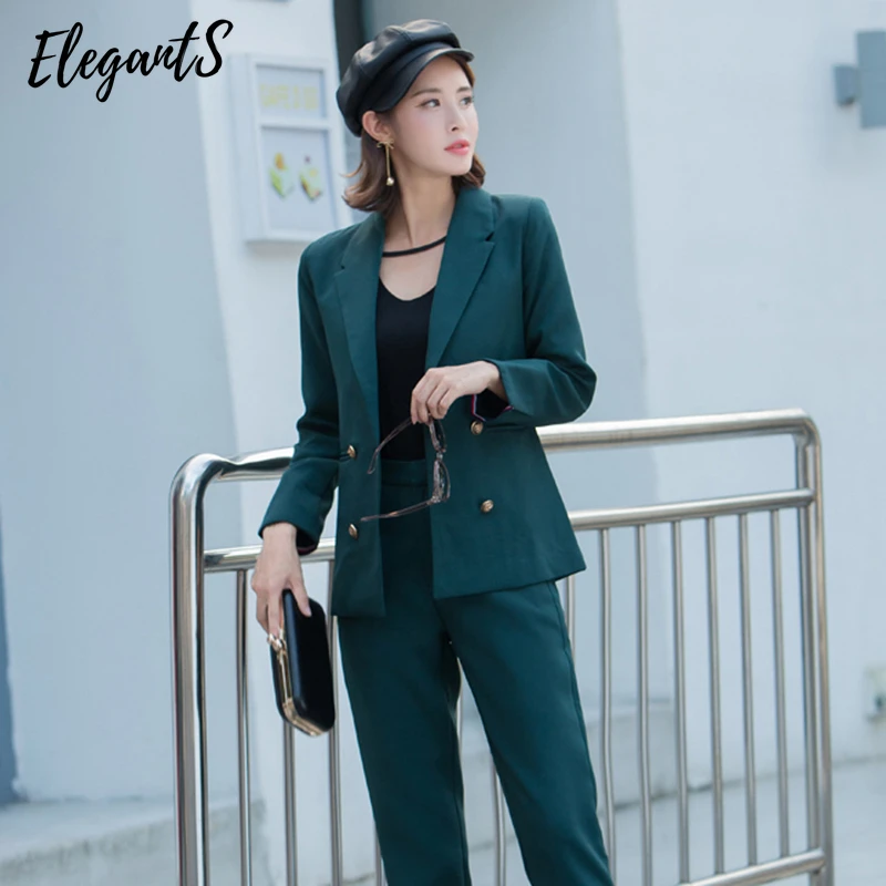Женский брючный костюм двойка темно зеленый офисный с пиджаком и брюками Осень