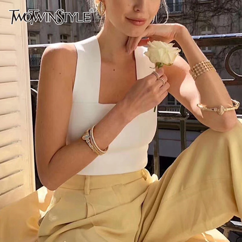 Женский жилет на бретельках TWOTWINSTYLE повседневный облегающий короткий топ без