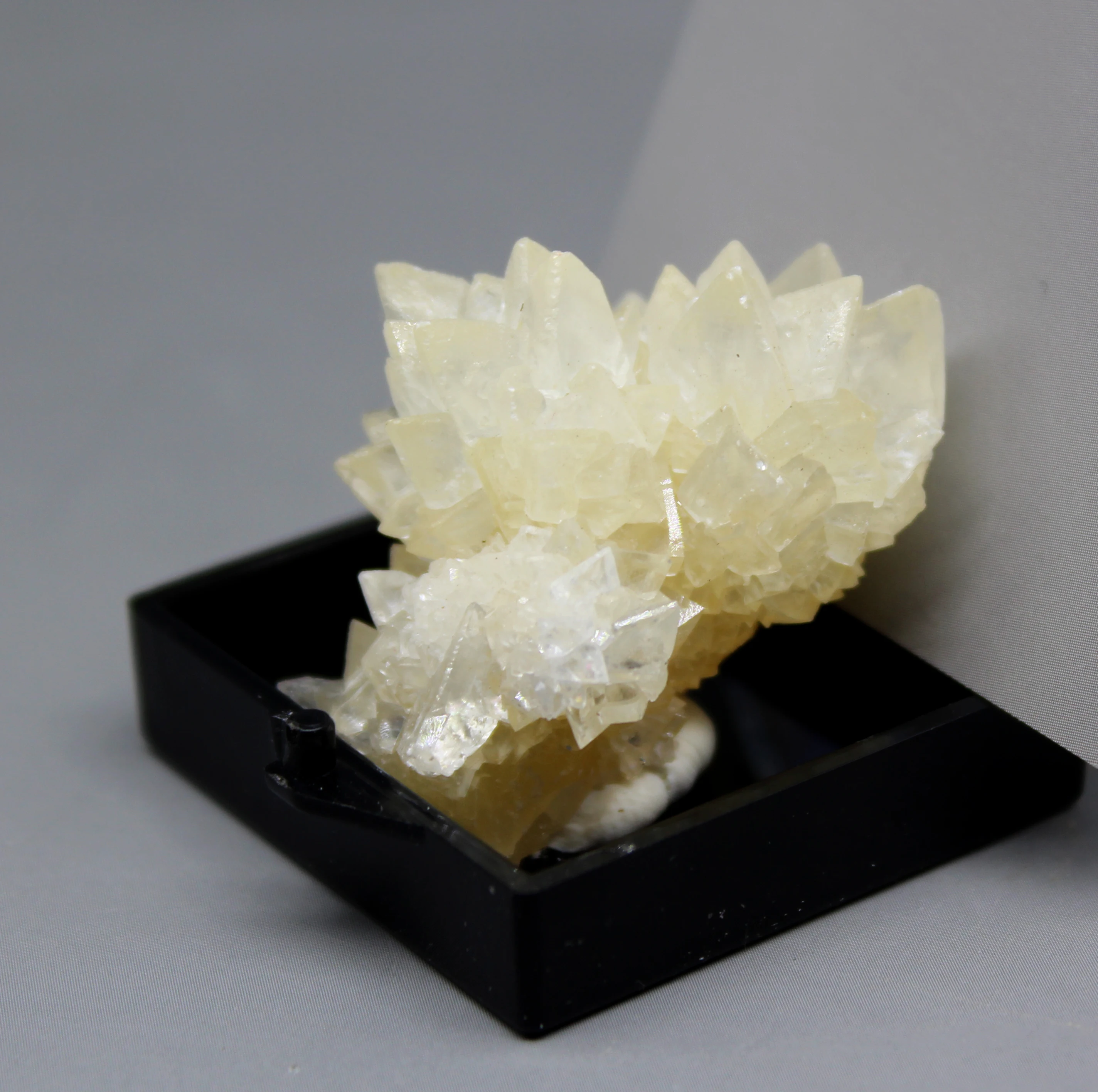100% натуральные Редкие кальцитовые минеральные образцы камней и кристаллов