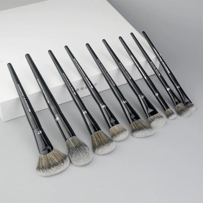 

New PRO Eye Liner Makeup Brush #22 - Ultra-thin Angled Precise Liner Lining Cosmetics Beauty Brush Tools