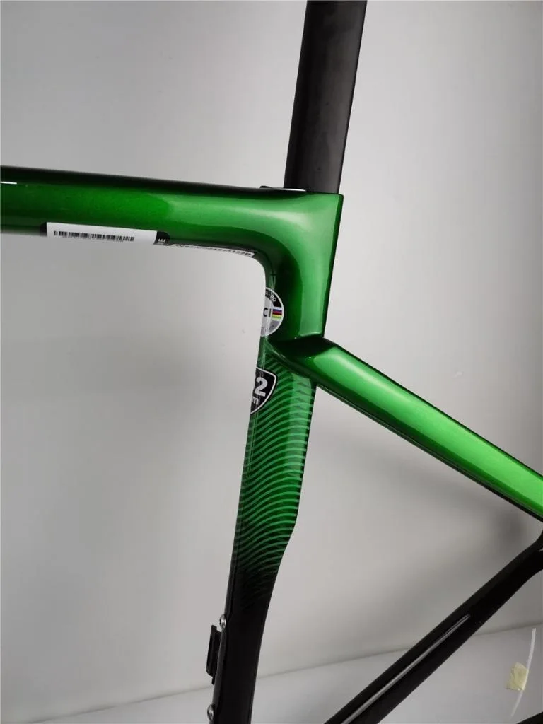 

2021 carbon road bike new model SL7 disc brake golden coating includes frame+handlebar+stem+fork+seatpost+headset+clamp+BSA