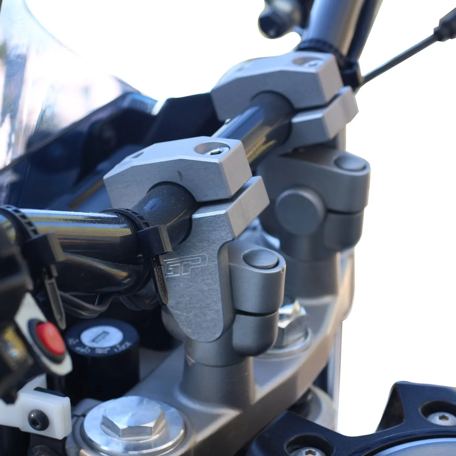 

Для руля WR 125X2011-2016