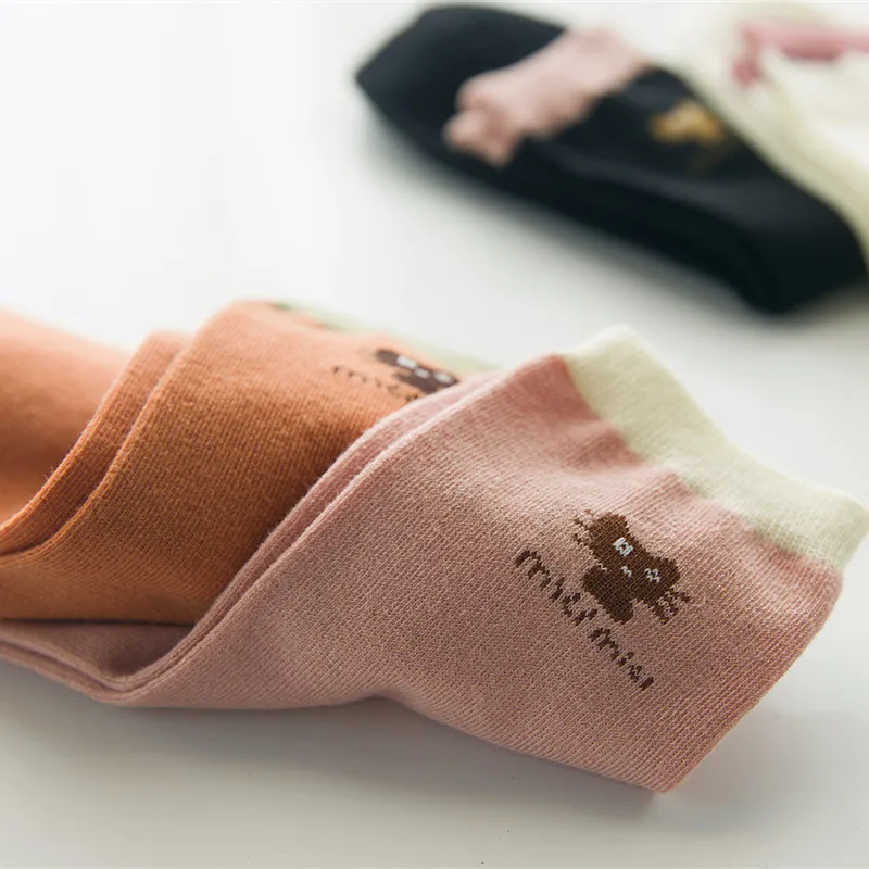 5 Pairs Hot Sale Cartoon Animal Kawaii Cat Embroidery Cotton Women Sock Comfortable Soft Spring Autumn Winter Fashion Crew Socks