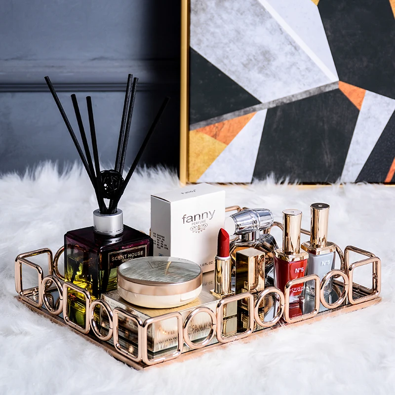 

Decorative Tray Liquid Dispenser Aromatherapy Candles Towel Holder Towel Scented Candle Crystal Box Necklace Set Modern decor