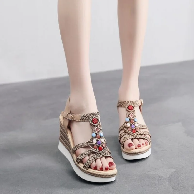 Новинка летняя обувь в национальном стиле на танкетке ретро пряжка из бисера