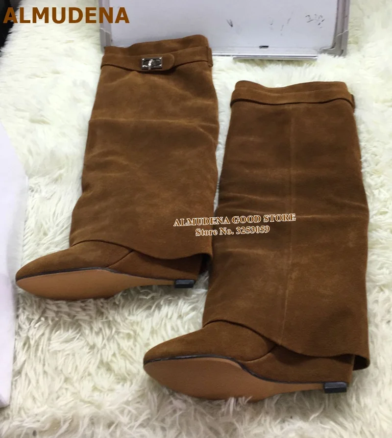 dark brown as pic ALMUDENA/Новые высокие сапоги до колена из замши телесного цвета с замком в виде акулы высокие сапоги на танкетке с металлическим украшением Прямая поставка - Цвет: dark brown as pic