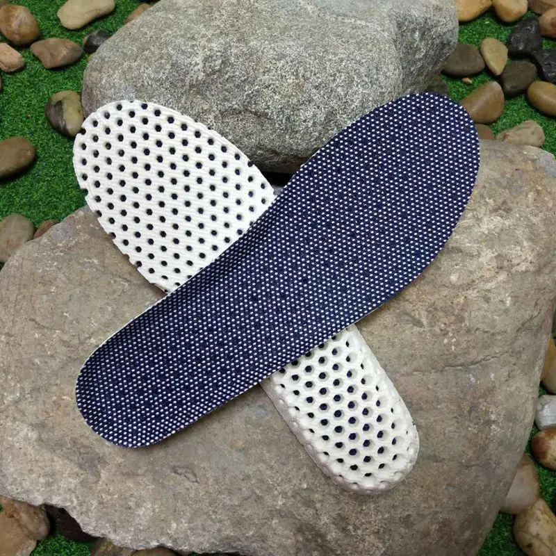 Влагу не пропускают запах устойчив к атмосферным воздействиям и дышащий соты