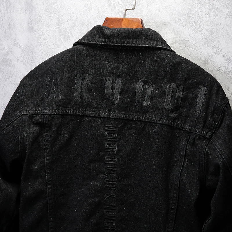 Мужская джинсовая куртка известного бренда однотонная черная Повседневная