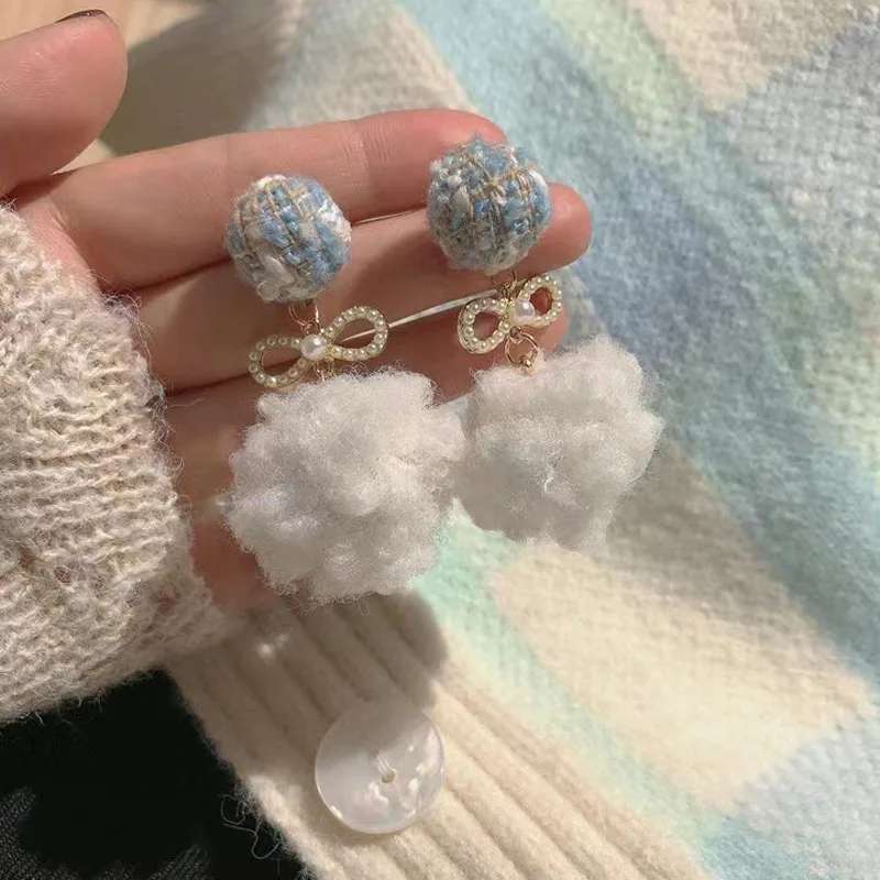 

Small Fragrant Wind Hair Ball Earrings Gentle Blue Lattice Earrings Elegant Fashionable Earrings Temperament Popular Accessories