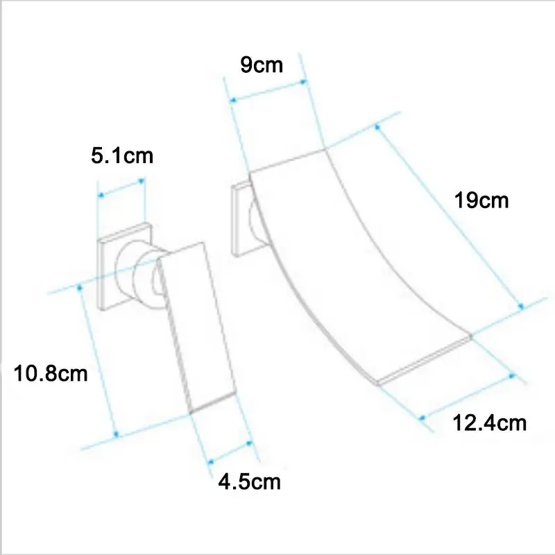 Полированный хромированный кран с двумя отверстиями для ванной комнаты.