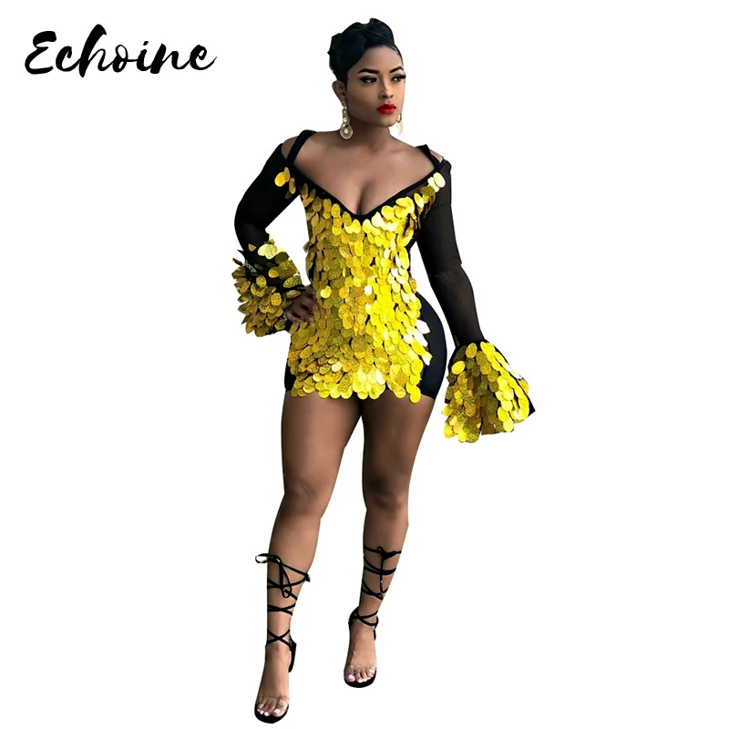 Сексуальное мини-платье с глубоким V-образным вырезом и длинным рукавом