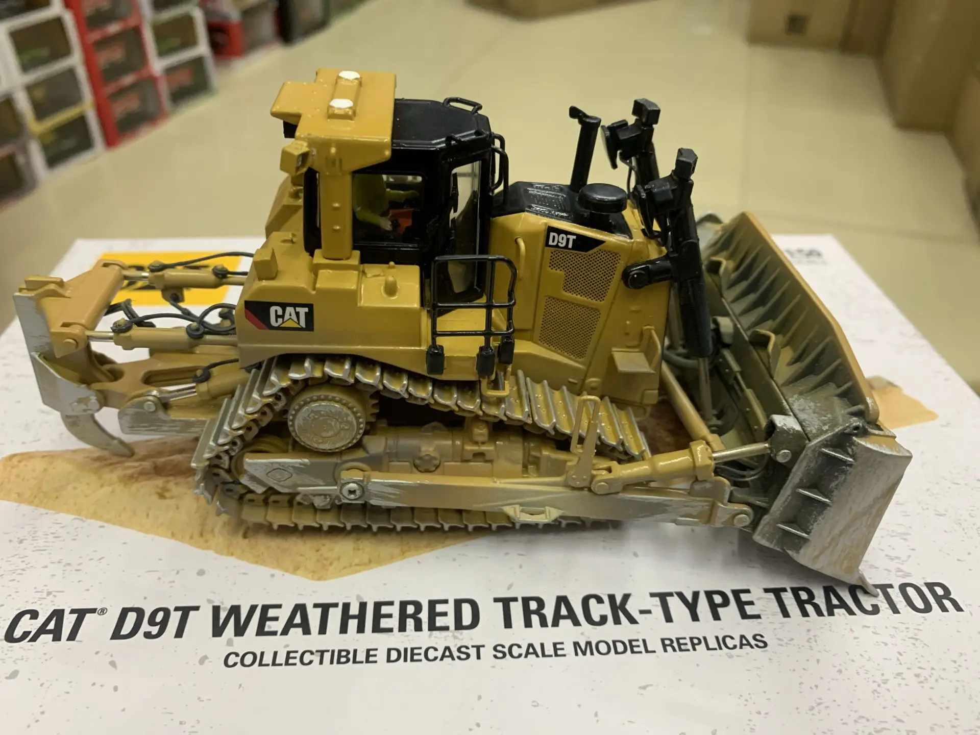Бренд Diecast Masters 85702 Caterpillar Cat D9T выветрился трек Тип трактор 1:50 Новый в коробке|crane