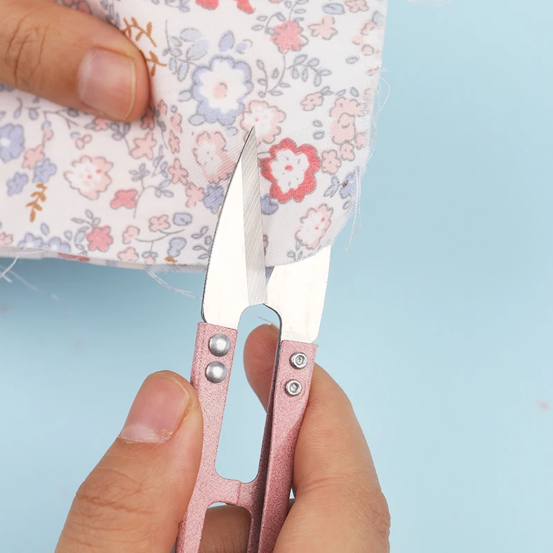

MIUSIE 42 PCS Sewing Kit with Sewing Thread Hand Sewing Needles Tailor Scissor Thimble for Hand Stitching Quilting Embroidery