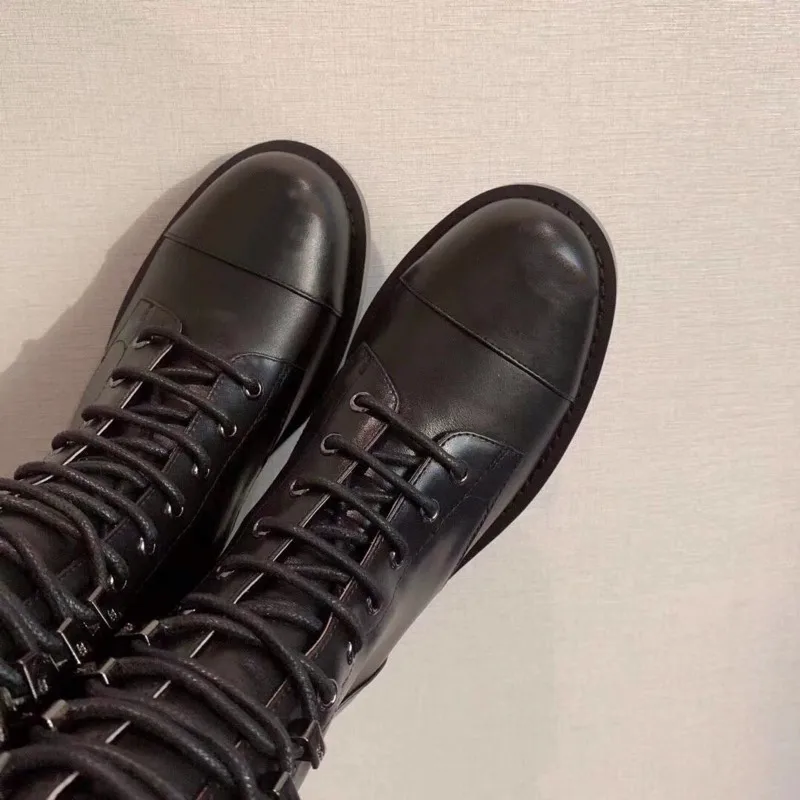 Женская зимняя обувь на шнуровке черные ботинки плоской подошве Botas Mujer Ins Combat 2019 |