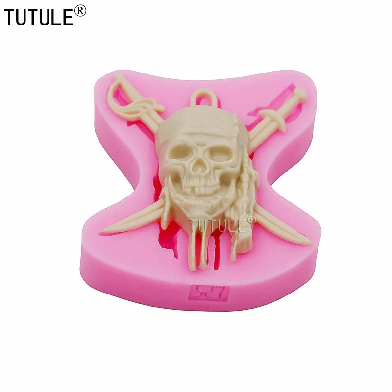 

Силиконовая форма для кексов с черепом