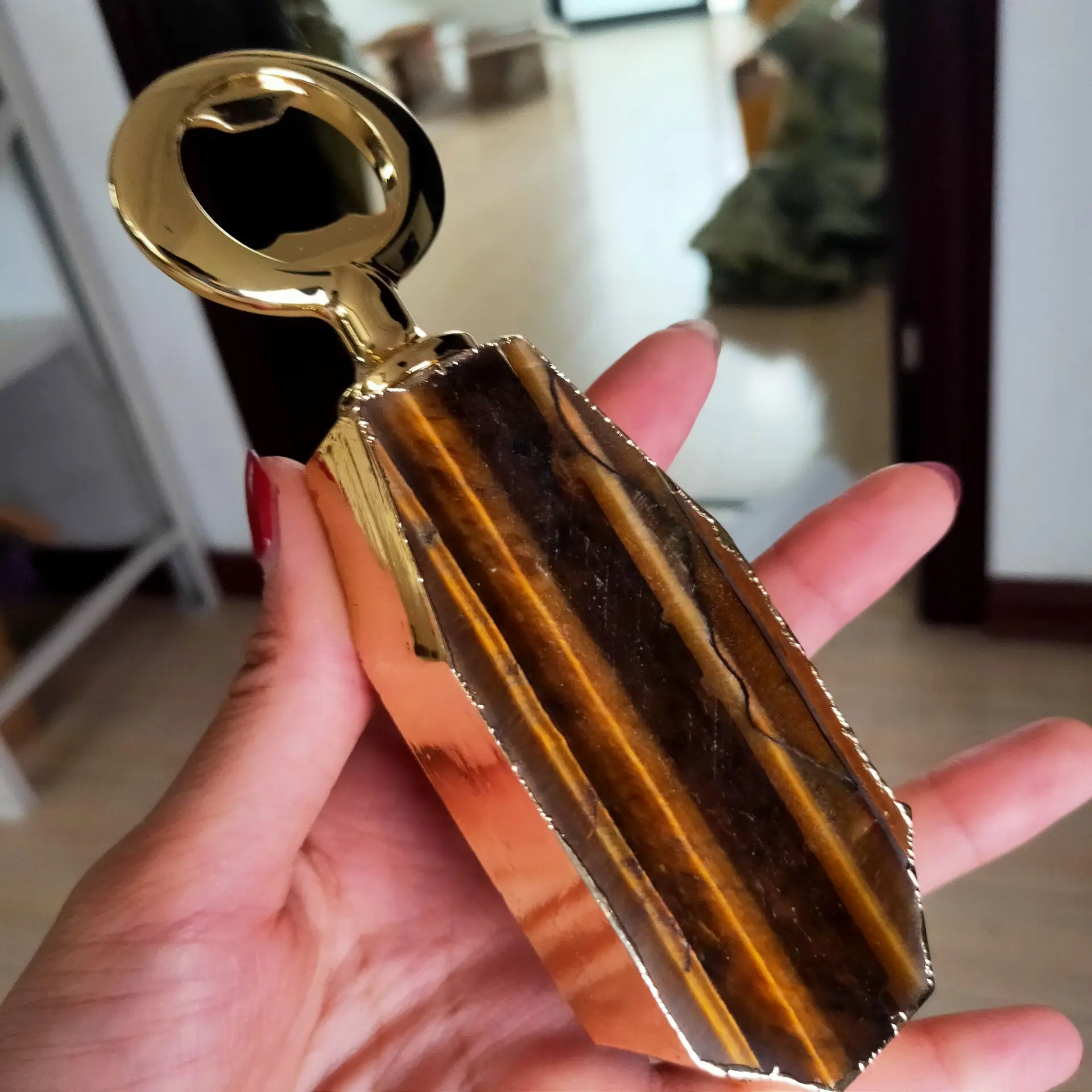 

Natural Crystal tiger's-eye Bottle Opener Simple Home Hotel Restaurant Beer Zinc Alloy Bottle Opener Home Decoration