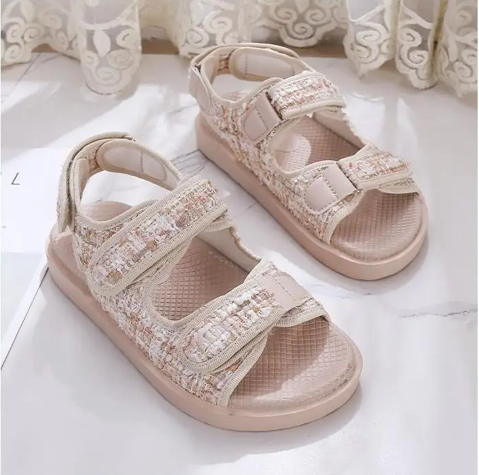 

Trends Sandals Summer New Flat British Wind Velcro Embroidery Thick-soled Casual Casual Roman Fragrance Designer Shoes Star