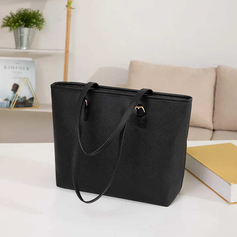 

Classic design women's shoulder tote bag large capacity luxury ladies tote bags for women buckled shoulder strap handbag charm
