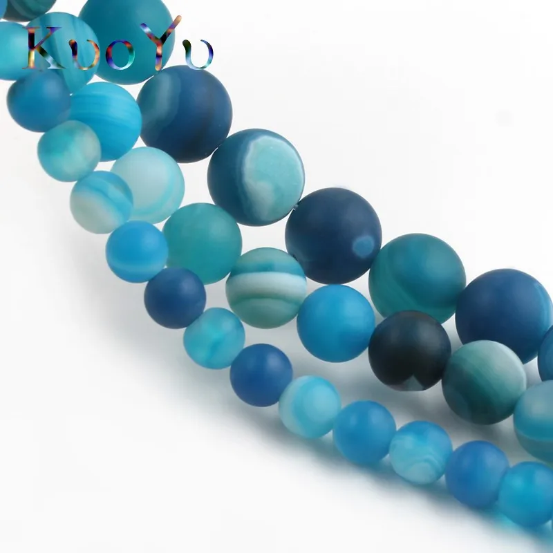 Браслет из матового натурального камня с полированными синими полосками |