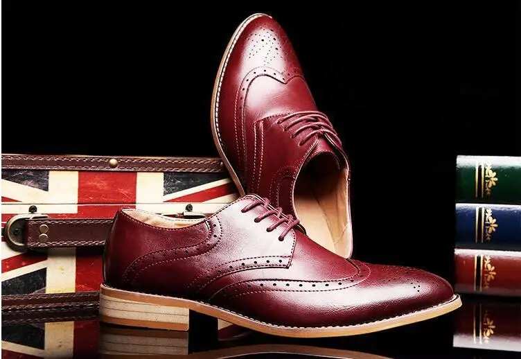 Brand Brogue Brown Red Black Men Business Dress Shoes Pointed Toe Men Wedding Shoes Leather Formal Shoes casual flats LE-23