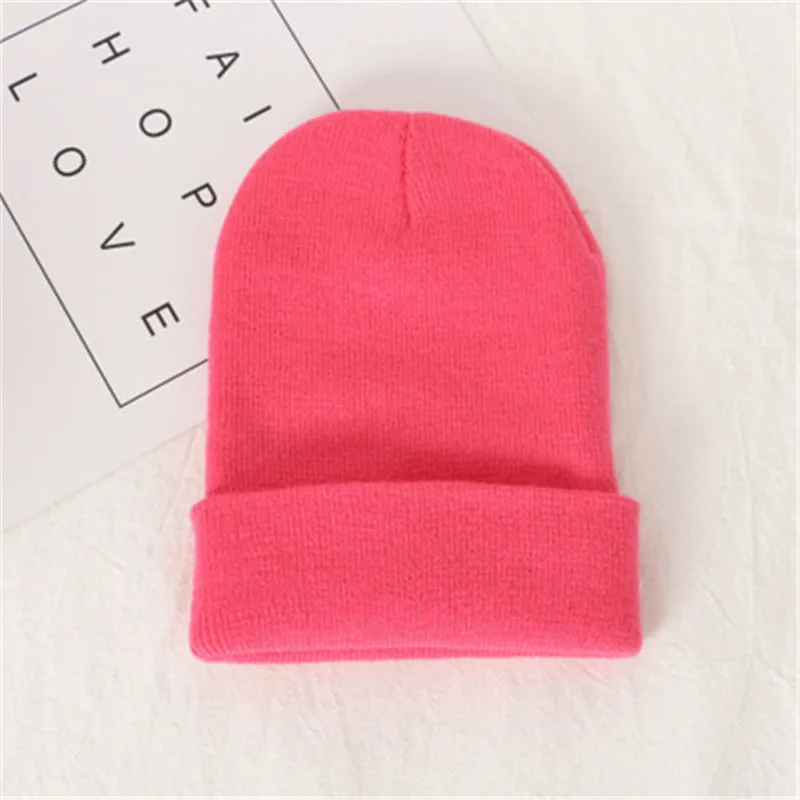 Peach red Зимние шапки бини, вязаная одноцветная Милая шапка для девочек, осенняя Женская шапочка, теплая шапка, Женская однотонная Повседневная шапка унисекс, новинка - Цвет: Peach red