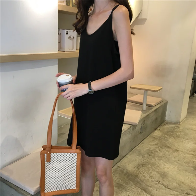 

Женское вечернее платье средней длины, с длинным рукавом