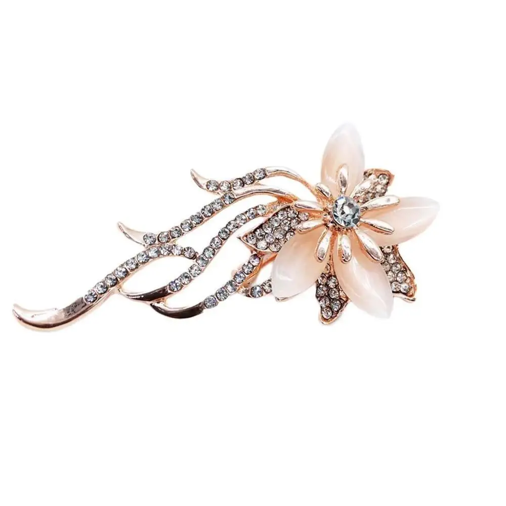 

New Creative Crystal Flower Corsage Elegant Scarf Buckle Clothing Fashion Luxury Jewelry Charms For Women Bijoux Bijouterie