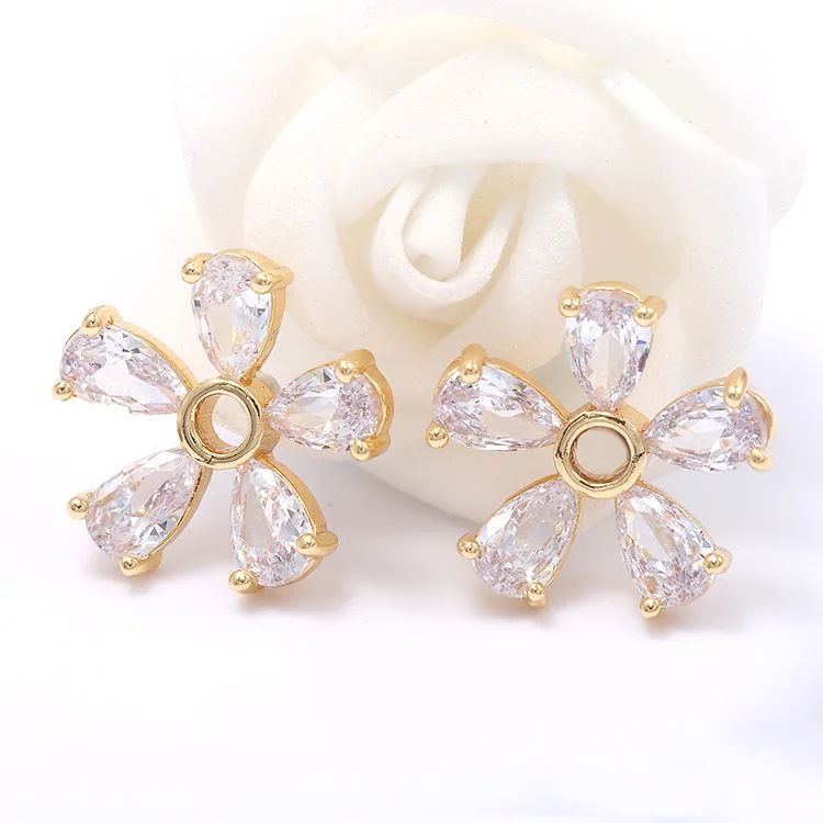 

3 шт. 13 мм с покрытыем цвета чистого 24 каратного золота Цвет с латунным покрытием с циркониевое цветочное биссерных колпачков Шарм Подвески ...