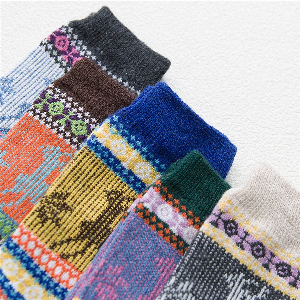 5 Pairs Womens Warm Wool Socks Vintage Thick Knit Winter Cozy Christams Deer Crew Socks for Women