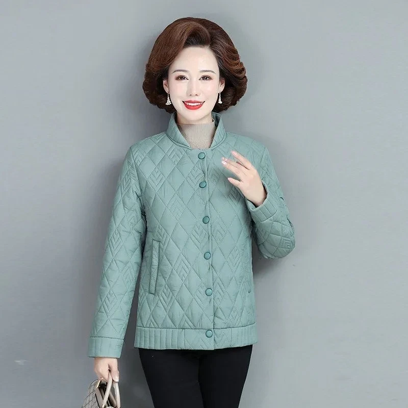 

Модная теплая зимняя парка с принтом, бархатная куртка большого размера для женщин среднего возраста, короткая пуховая куртка, повседневно...