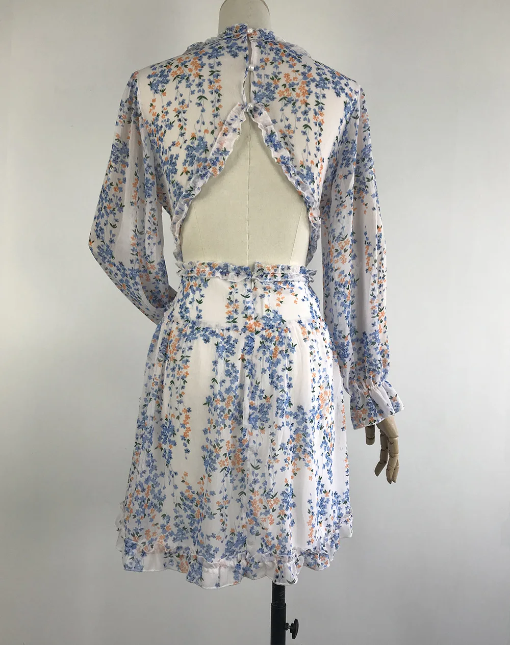 Женское шифоновое платье с рукавами фонариками и v образным вырезом Повседневное