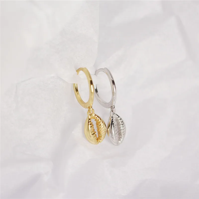 Женские серьги-гвоздики с подвеской в виде ракушки | Украшения и аксессуары