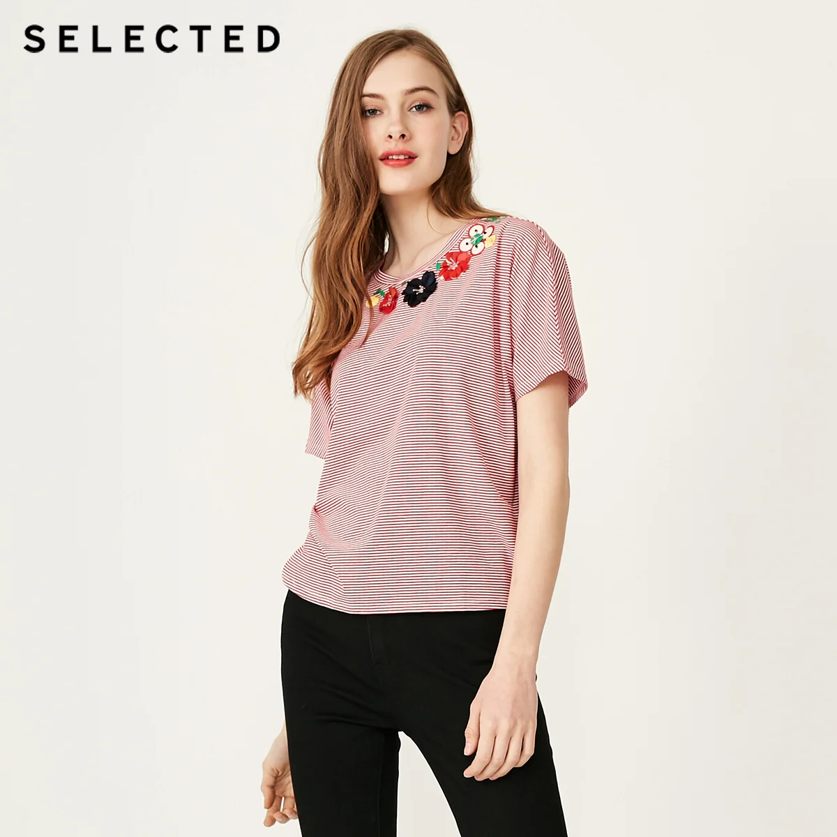 Женская свободная стрейчевая футболка в полоску с короткими рукавами Размеры S |