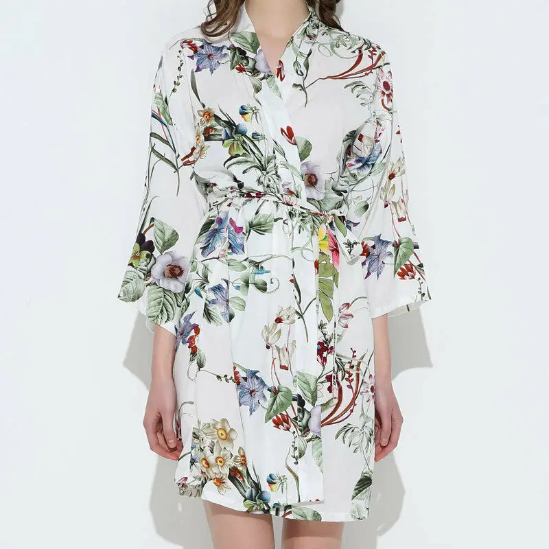 Wedding robe ladies robe bridesmaid robe three-quarter sleeves flower pattern rayon ladies pajamas robe 2020 new hot sale