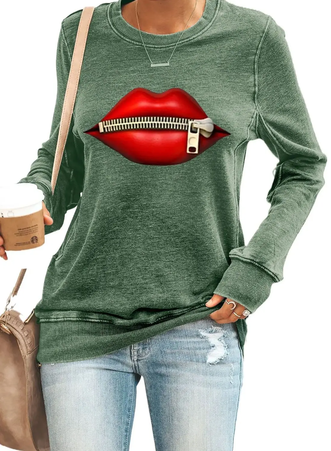 

Женский топ с принтом губ, круглым вырезом и длинным рукавом
